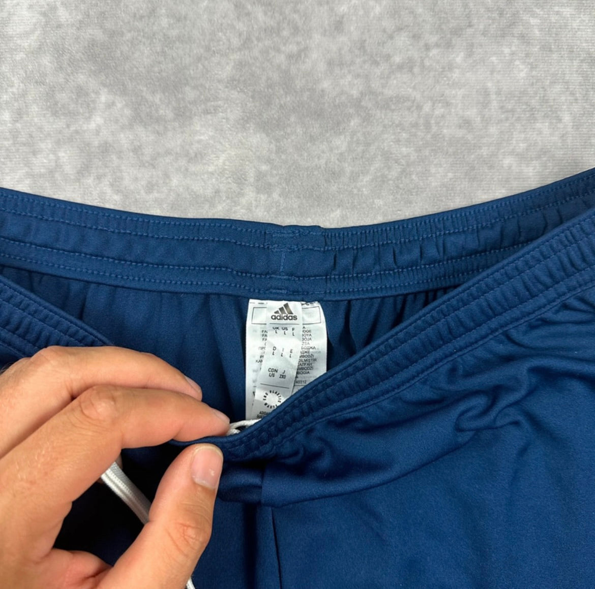 Adidas Shorts (L)
