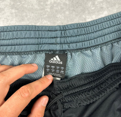 Adidas Shorts (XL)