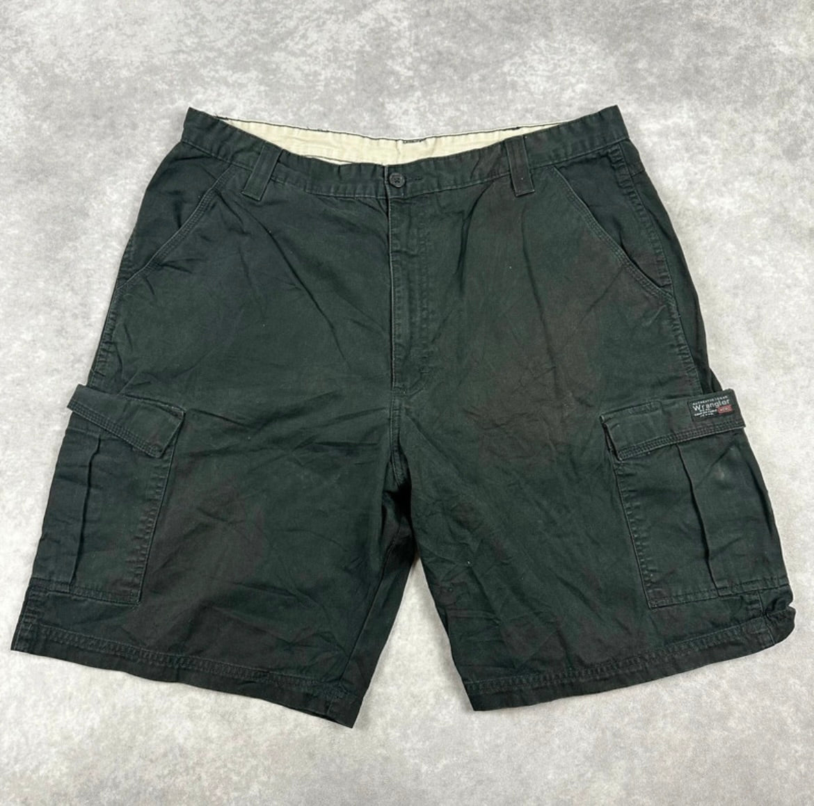 Wrangler Cargo Shorts (38)