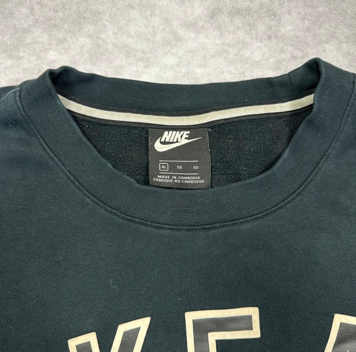 Nike Sweater (XL)