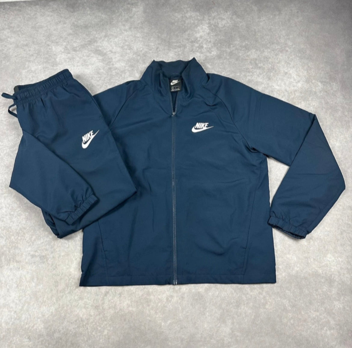 Nike Tracksuit (L)